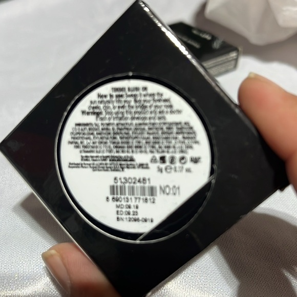 FARMASi Tender BLUSH ON - SHADE 01 MODERN BALLET - NIB- - Picture 2 of 2